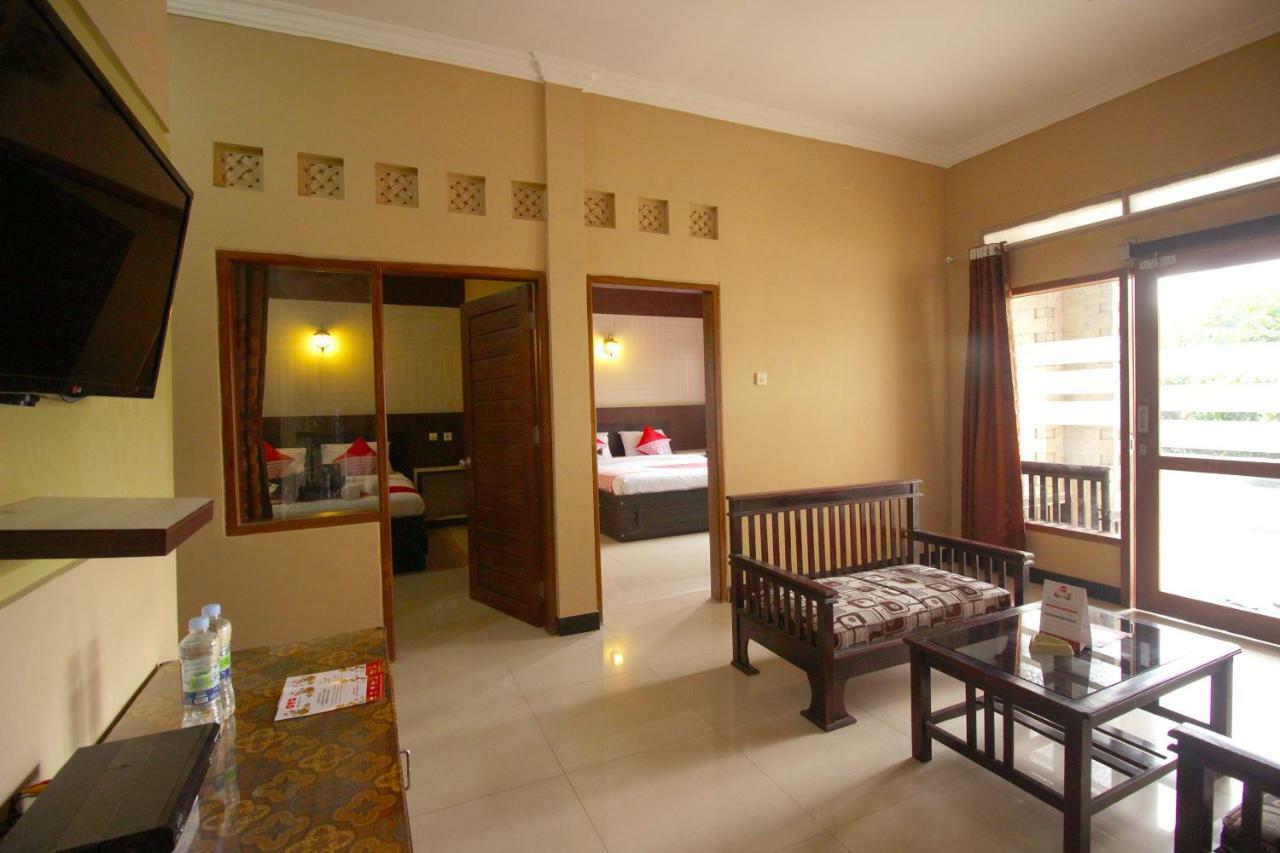 Oyo 820 Abad Baru Hotel Pangandaran Ngoại thất bức ảnh