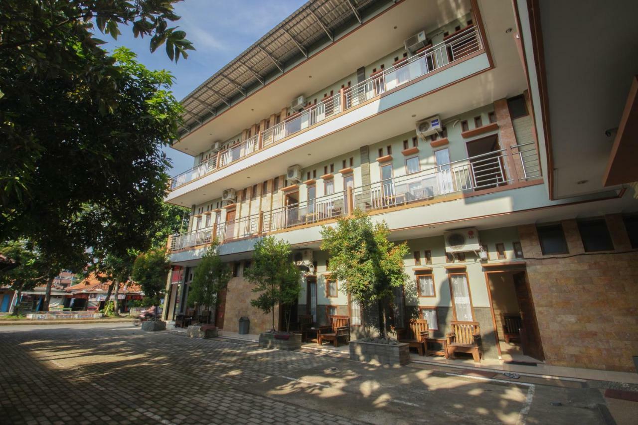 Oyo 820 Abad Baru Hotel Pangandaran Ngoại thất bức ảnh