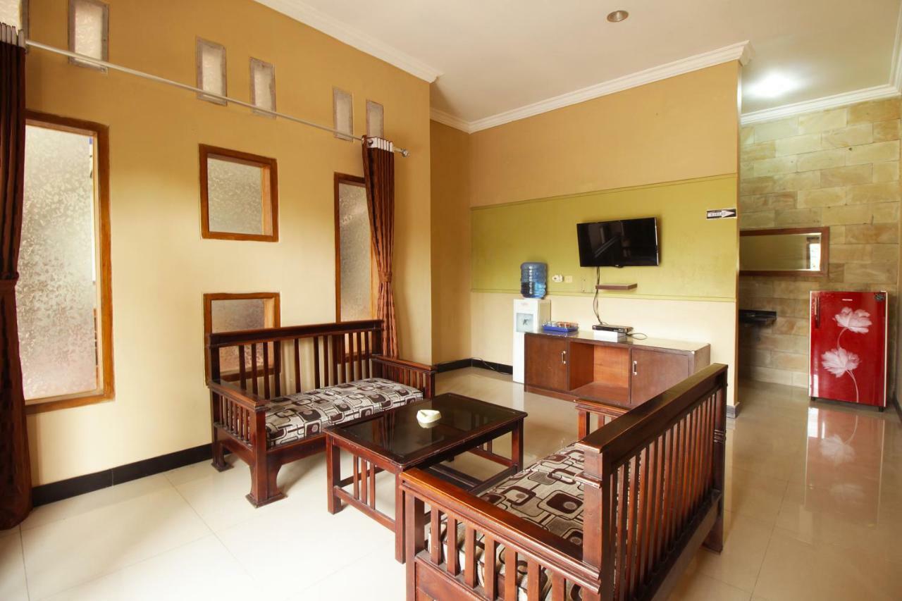 Oyo 820 Abad Baru Hotel Pangandaran Ngoại thất bức ảnh