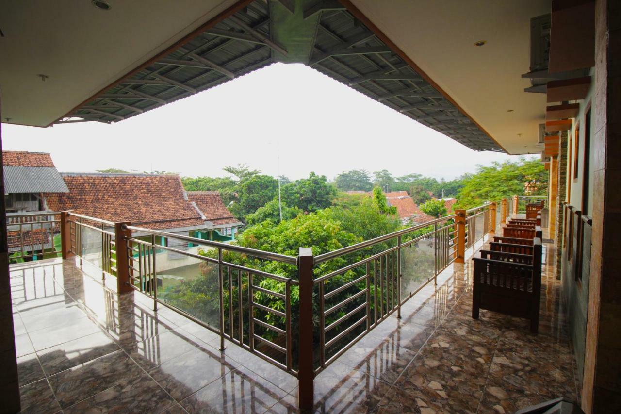 Oyo 820 Abad Baru Hotel Pangandaran Ngoại thất bức ảnh